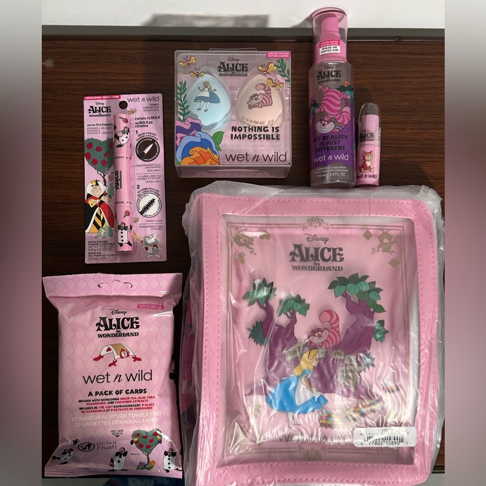 Alice In‎ Wonderland Make Up Collection 2023